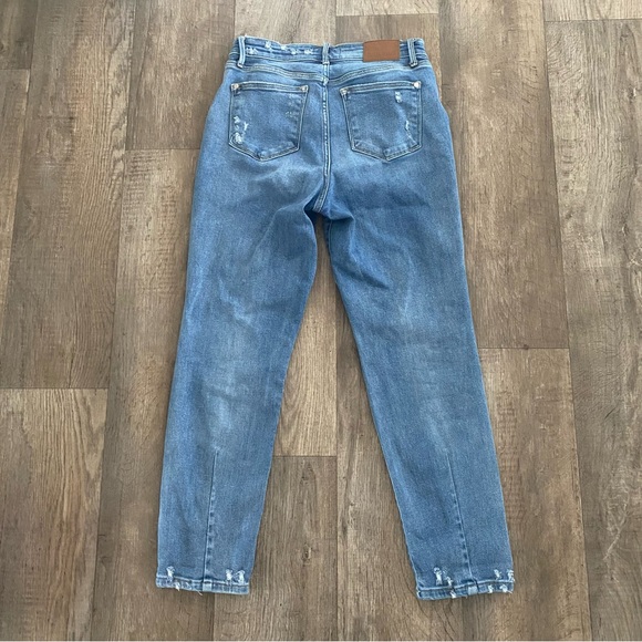 Judy Blue Casual Comfort High Rise Medium Wash Distressed Slim Leg Jeans 7/28 - Picture 5 of 13